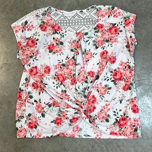 LN women’s Bobbie Brooks plus size floral & lace top size 2X